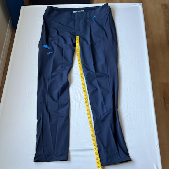 Helly Hansen Women’s XL navy blue fitted adjustable pants - Picture 2 of 10